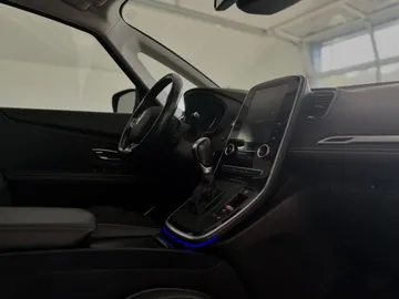 Car image 27