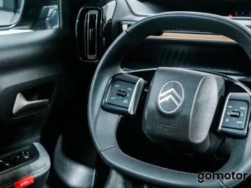 Car image 28