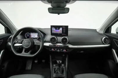 Car image 25