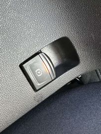 Car image 36