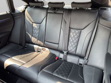 Car image 29