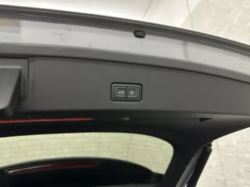 Car image 38
