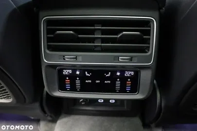 Car image 34