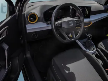 Car image 10