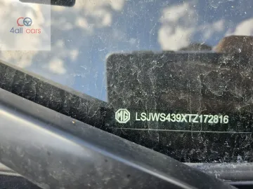 Car image 32