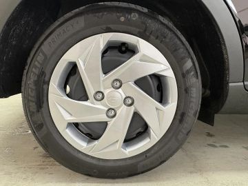 Car image 24