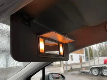 Car image 46