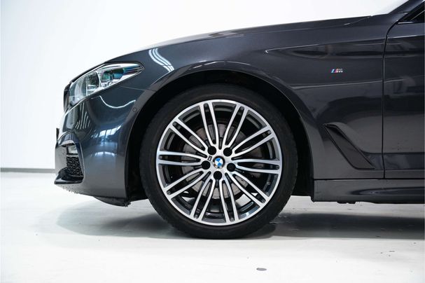 BMW 520i Touring 135 kW image number 6