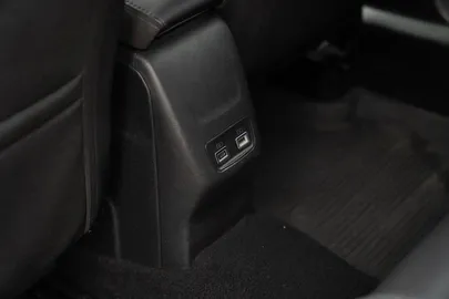 Car image 27