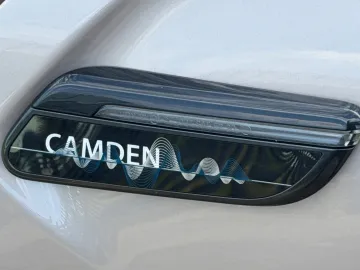 Car image 23