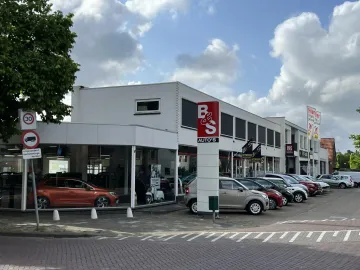 Car image 47