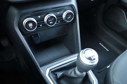 Car image 30