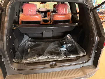 Car image 27