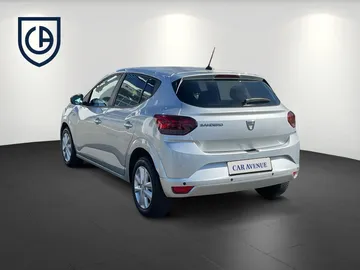 Car image 4