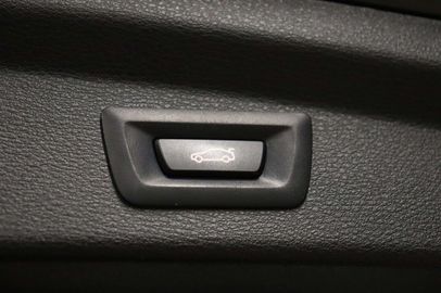 Car image 36