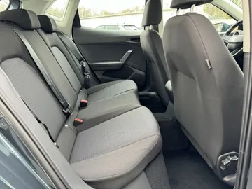 Car image 34