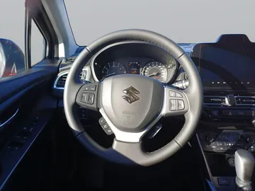 Car image 13