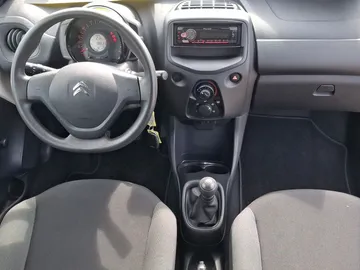 Car image 5