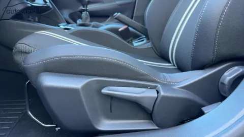 Car image 29