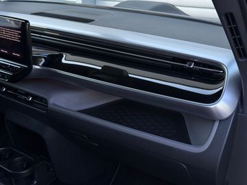 Car image 34