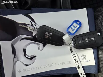 Car image 25