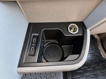 Car image 45