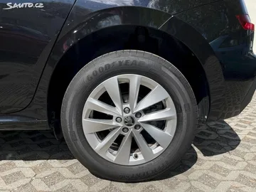 Car image 28