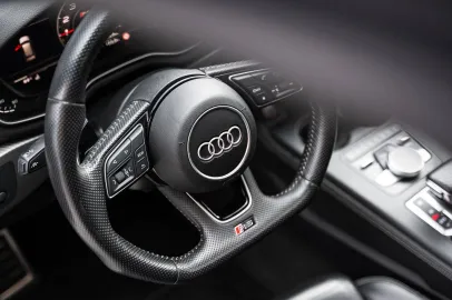 Car image 25