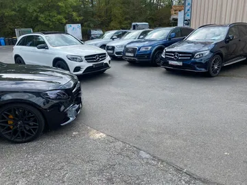 Car image 25