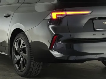Car image 30