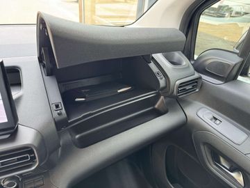 Car image 37