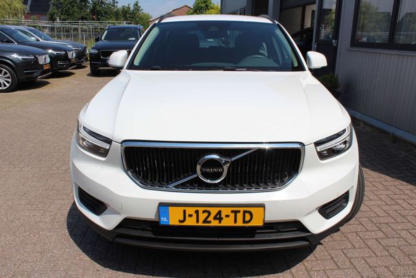 Volvo XC40 1.5 T2 Momentum 95 kW image number 9