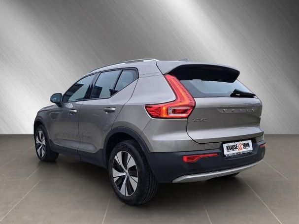 Volvo XC40 B4 Momentum Pro 145 kW image number 4