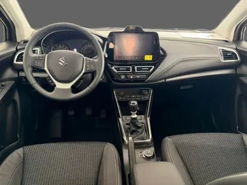 Car image 5