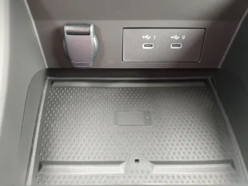 Car image 31