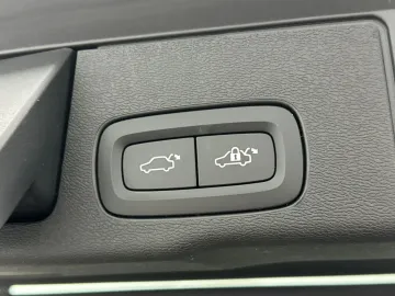 Car image 42