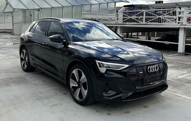 Audi e-tron 55 quattro S-line 300 kW image number 2