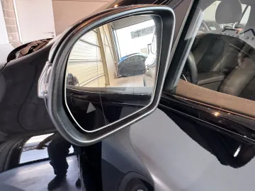 Car image 47