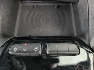 Car image 36