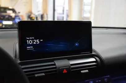 Car image 26