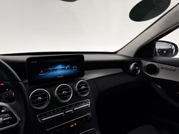 Car image 40