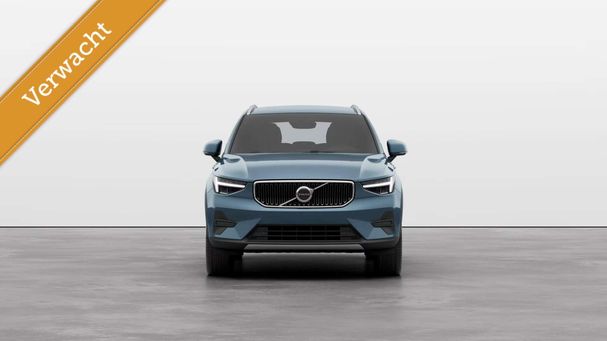 Volvo XC40 B3 Core 120 kW image number 5