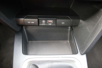 Car image 30