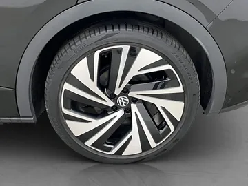 Car image 38