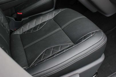 Car image 33