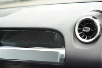 Car image 34