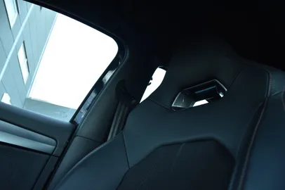 Car image 33