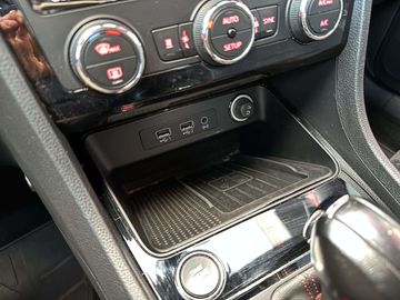 Car image 33