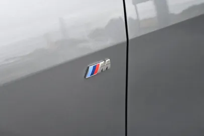 Car image 34