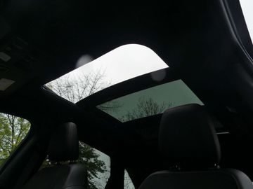 Car image 33